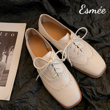 將圖片載入圖庫檢視器 Ivory-Leather-Brogue-Oxford-with-Squared-Toe-Design-porduct-shots