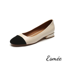 將圖片載入圖庫檢視器 Ivory-Leather-Flats-with-Mini-Pearl-Heels-and-Black-Toe-Cap-product-shots-white-background