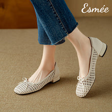 將圖片載入圖庫檢視器 Ivory-Leather-Flats-with-Net-Design-and-Bow-Knot-model-shot