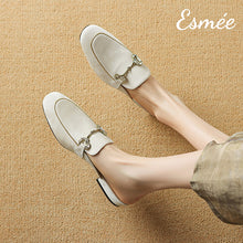 將圖片載入圖庫檢視器 Ivory-Leather-Mules-with-Horsebit-Design-model-shots