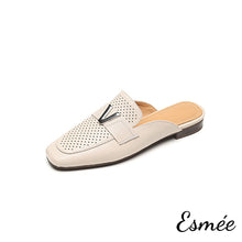 將圖片載入圖庫檢視器 Ivory-Leather-Mules-with-V-Metal-Buckle-product-shots-white-background