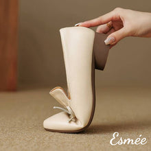 將圖片載入圖庫檢視器 Ivory-Leather-Pointed-Toe-Loafers-with-Bow-Knot-Design-product-shots-detail
