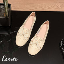 將圖片載入圖庫檢視器 Ivory-Leather-Round-Toe-Loafers-with-Ivory-Bow-Knot-product-shots