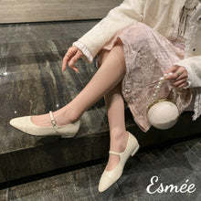 將圖片載入圖庫檢視器 Ivory-Shiny-Leather-Maryjane-model-shots