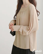 將圖片載入圖庫檢視器 Khaki-Korean-Chiffon-Blouse-model-shots-2