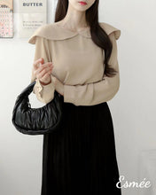 將圖片載入圖庫檢視器 Khaki-Korean-Chiffon-Blouse-with-Scalloped-Lapel-model-shots-1