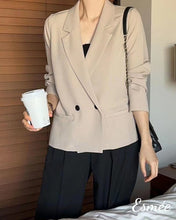 將圖片載入圖庫檢視器 Khaki-Korean-Chiffon-One-Button-Blazer-with-Notch-Lapel-model-shots