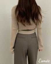 將圖片載入圖庫檢視器 Khaki-Korean-Cotton-Knitwear-with-Special-Cut-Out-Design-model-shots-1