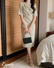 將圖片載入圖庫檢視器 Khaki-Korean-Cotton-One-Piece-with-V-Neck-Design-model-shots-1