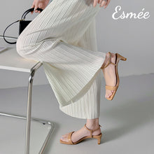 將圖片載入圖庫檢視器 Khaki-Leather-High-Heel-Sandals-with-Square-Toe-Design-model-shots