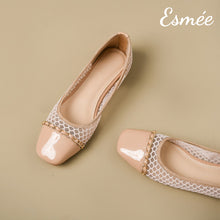 將圖片載入圖庫檢視器 Khaki-Net-Fabrics-Flats-with-Patent-Leather-Toe-Cap-and-Chain-Design-product-shots