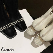 將圖片載入圖庫檢視器 Leather-Ankle-Boots-with-Pearl-Designed-Heels-product-shots-detail