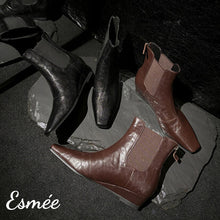 將圖片載入圖庫檢視器 Leather-Chelsea-Boots-with-Wedge-Heels-product-shots