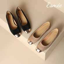 將圖片載入圖庫檢視器    Leather-Flats-with-Bead-and-Golden-Toe-Cap-Design-product-shots