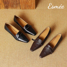 將圖片載入圖庫檢視器 Leather-High-Heel-Loafers-with-Artful-Knots-Design-product-shots