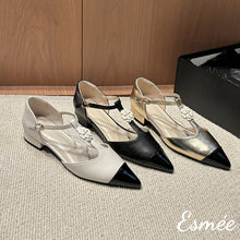 將圖片載入圖庫檢視器 Leather-T-Straps-with-Flower-Design-and-Black-Patent-Leather-Toe-Cap-product-shots