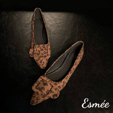 將圖片載入圖庫檢視器 Leopard-Suede-Pointed-Toe-Flats-with-3-cmInvisible-Increased-Height-Design-product-shots