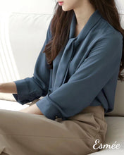將圖片載入圖庫檢視器 Marine-Blue-Korean-Chiffon-Blouse-with-Bow-Knot-Tie-Design-model-shots-3