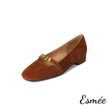 將圖片載入圖庫檢視器 Orange-Red-Suede-Flats-with-Metal-Lock-Design-product-shots-white-background