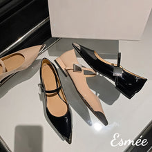 將圖片載入圖庫檢視器 Patent-Leather-Mary-Janes-with-Silver-Toe-Cap-product-shots