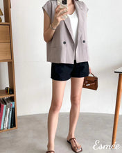 將圖片載入圖庫檢視器 Purple-Grey-Korean-Cotton-One-Button-Waistcoat-with-pockets-model-shots-1