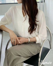 將圖片載入圖庫檢視器 White-Korean-Chiffon-Blouse-with-Lapel-Design-model-shots