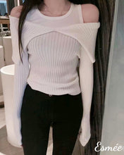 將圖片載入圖庫檢視器 White-Korean-Cotton-Knitwear-with-Layered-Top-and-Off-shoudler-Design-model-shots-1