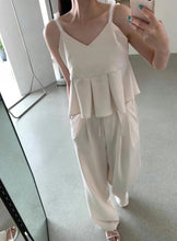 將圖片載入圖庫檢視器 Korean Cotton Pleated Top with White Crochet Straps
