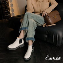 將圖片載入圖庫檢視器 White-Leather-Ankle-Chelsea-Boots-model-shots