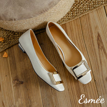 將圖片載入圖庫檢視器 White-Patent-Leather-Flats-with-Metal-Buckle-product-shots