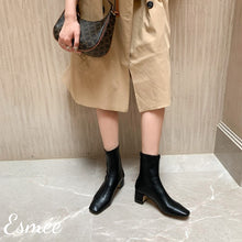 Load image into Gallery viewer, Black-leather-boots-with-block-heels-model-shots