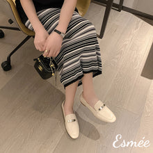 將圖片載入圖庫檢視器 Beige-Leather-Loafers-with-Silver-Plated-Metal-Buckle-model-shots