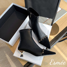 將圖片載入圖庫檢視器 Black-Leather-Ankle-Boots-with-Black-Pointed-Toe-and-Chain-Design-product-shots