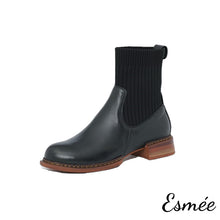 將圖片載入圖庫檢視器 Black-Leather-Chelsea-Boots-with-Sock-Tube-product-shots-white-background