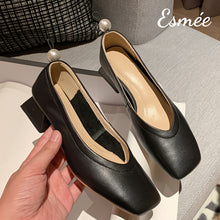 將圖片載入圖庫檢視器 Leather High Heels with Pearl Design