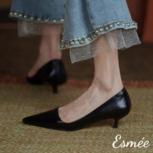 將圖片載入圖庫檢視器 Leather High Heels with Special Cutting