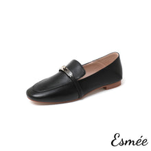 將圖片載入圖庫檢視器 Black-Leather-Loafers-with-Silver-Plated-Metal-Buckle-product-shots-white-background