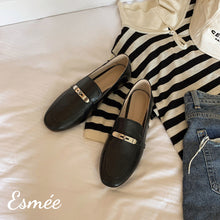 將圖片載入圖庫檢視器 Black-Leather-Loafers-with-Silver-Plated-Metal-Buckle-product-shots