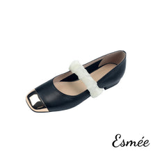 將圖片載入圖庫檢視器 Black-Leather-Mary-Janes-with-Golden-Toe-Cap-and-Ribbon-Design-product-shots-white-background