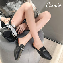 將圖片載入圖庫檢視器 Black-Leather-Mules-with-Silver-plated-Metal-model-shots