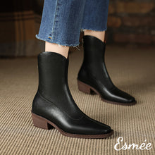 將圖片載入圖庫檢視器 Black-Leather-Riding-Boots-with-Brown-Heels-model-shots