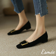 將圖片載入圖庫檢視器 Black-Suede-Flats-with-Metal-Buckle-model-shots