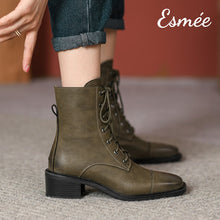 將圖片載入圖庫檢視器 Blackish-Green-Leather-Marten-Boots-with-Sqaure-Toe-Design-model-shots