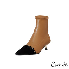 將圖片載入圖庫檢視器 Brown-Leather-Ankle-Boots-with-Black-Pointed-Toe-and-Chain-Design-product-shots-white-background