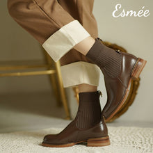 將圖片載入圖庫檢視器 Brown-Leather-Chelsea-Boots-with-Sock-Tube-model-shots
