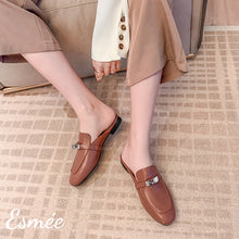 將圖片載入圖庫檢視器 Brown-Leather-Mules-with-Silver-plated-Metal-model-shots