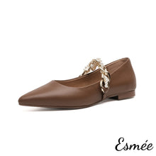 將圖片載入圖庫檢視器 Brown-Leather-Pointed-toe-Flats-with-Golden-Chain-Straps-product-shots-white-background