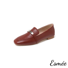 將圖片載入圖庫檢視器 Burgundy-Leather-Loafers-with-Silver-Plated-Metal-Buckle-product-shots-white-background