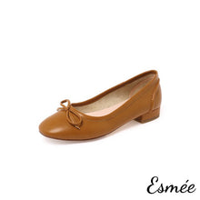 將圖片載入圖庫檢視器 Caramel-Leather-Flats-with-Bow-Knot-product-shots-white-background
