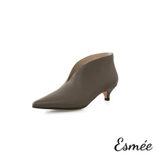 將圖片載入圖庫檢視器 Dark-Grey-Leather-Pointed-Toe-Ankle-Boots-with-Kitten-Heels-product-shots-white-background